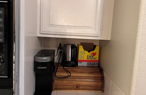 El Sobrante House | Home nestled in the Richmond/El Sobrante hills of the East Bay.