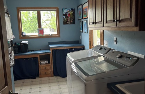 Little Chute House | Looking for guests for THE DRAFT. Great location 20 minutes from Green bay!