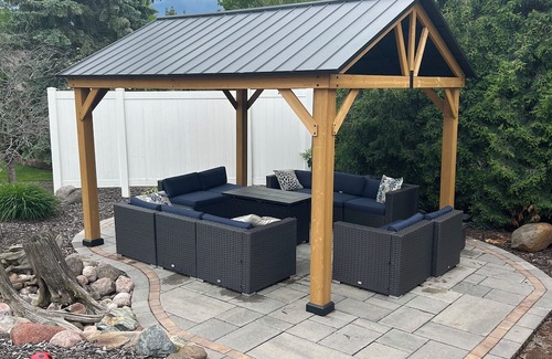 Little Chute House | Looking for guests for THE DRAFT. Great location 20 minutes from Green bay!