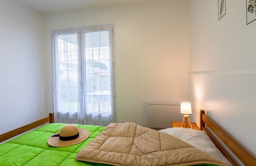 Mache House | Holiday Home '2 - Maison T3 Confort' with Shared Pool, Private Terrace and Shared Garden