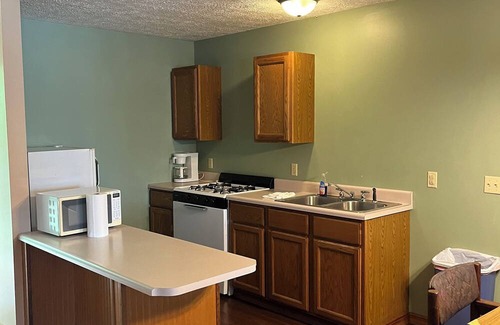 Golconda House | Studio w/ Full Kitchen - Peaceful Place in the Shawnee
