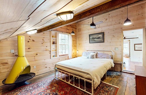 South Bristol House | Tranquil Riverfront Homes with Rustic Charm and Modern Comforts