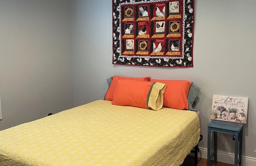 Murray Other | Quaint Farmhouse Charm 3 Miles from Murray, KY