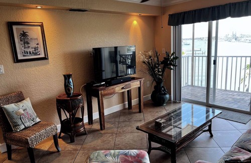 Capri Isle Condo | One bedroom, one bath condo on the water. Walk to beaches. Breath taking view