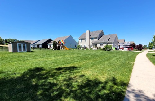 Hartford House | 2 story home on the outskirts of Hartford minutes from Women's US Open.