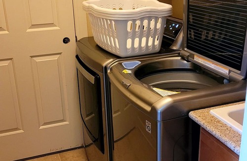 Hartford House | 2 story home on the outskirts of Hartford minutes from Women's US Open.