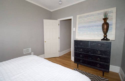 St. Louis Apartment | Charming Urban Cozy Retreat with a fireplace and backyard garden. Pet/Friendly!