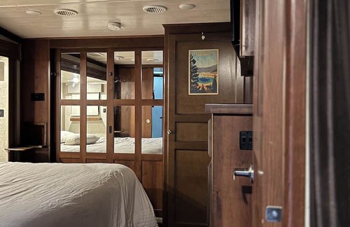 Prescott House | A few minutes from the historic downtown Prescott. Pet-friendly RV for 4.