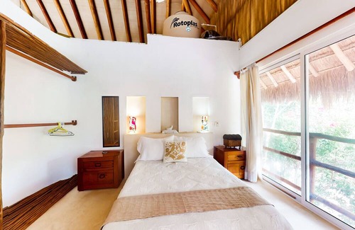 Chemuyil Villa | Tropical resort villa near the beach with outdoor pool, deck, streaming, washer