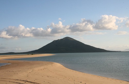 Cape Gloucester House | UNIT 1 SUNSET BEACH BUNGALOWS CAPE GLOUCESTER, ABSOLUTE BEACH FRONT