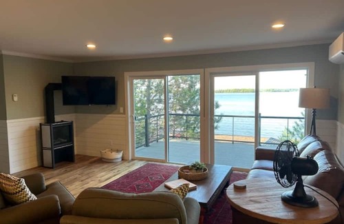 Duluth Apartment | Serene Beach and Stunning Cottage Apartment on Lake