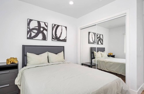 Artesia House | 3 Bedroom Corporate Suite in Artesia Central LA