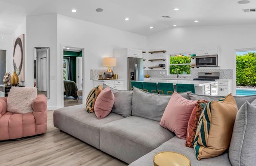 Sunrise Vista Chino House | 4BD/4BA with 3 En Suites in Style