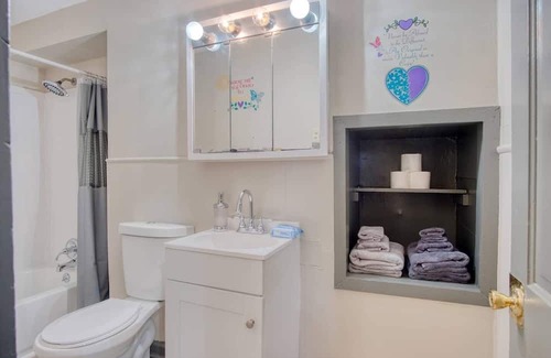 Windsor Park Apartment | *Windsor Park Nook Minutes to downtown Mass Ave*