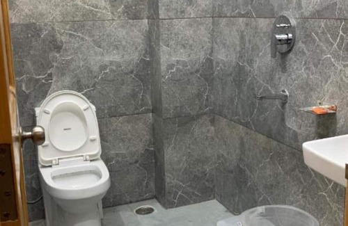 Mohal Hotel | Tulip Flowing River View Bhuntar