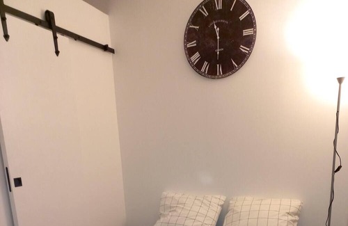 Chateau-Thierry Apartment | Homerez - Beautiful studio for 2 ppl. at Château-Thierry