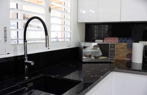 Belville Apartment | Garten Wohnung mit Pool