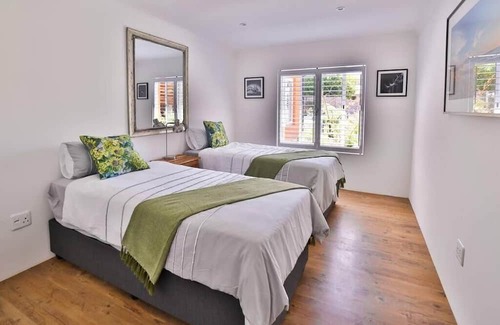 Belville Apartment | Garten Wohnung mit Pool