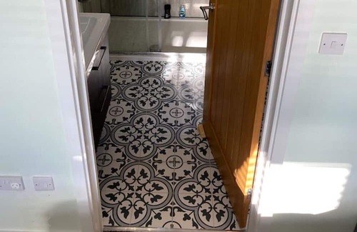 Portsmouth House | Sunny Chalet Bungalow & Annex