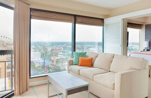 Downtown Myrtle Beach Resort | Myrtle Beach, SeaGlass Tower, Week of 4th of July, Deluxe 1 Bedroom, Sleeps 4