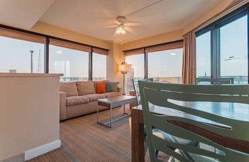 Downtown Myrtle Beach Resort | Myrtle Beach, SeaGlass Tower, Week of 4th of July, Deluxe 1 Bedroom, Sleeps 4
