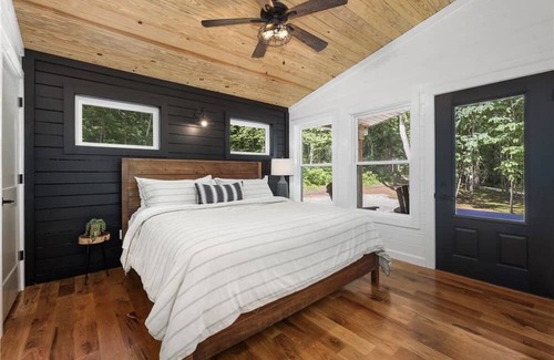 Combs House | Luxury Cabin nestled in the Ozark Mountains.