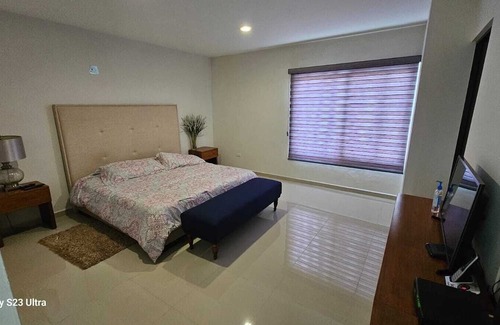 Aguascalientes House | CASA DE 3 PIZOS 3 RECAMARAS 3 BAŃOS Y MEDIO ,BALCON /VISTA Y ROOF GARDEN C