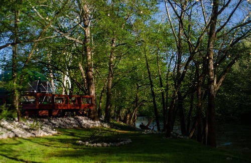 Brownsboro RV Rental | "Buzz-Worthy Retreat: Welcome to Honey Bee Way – Your Sweet Escape Awaits!"