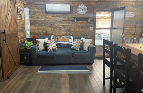 Tie Plant Cabin | Camp House Retreat is located at Grenada Lake, world famous Crappie fishing lake