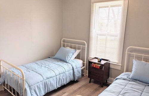 Clayton House | Quaint Hideaway in the Heart of Clayton