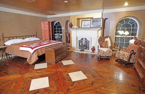 Skiatook House | Skyview Tulsa Luxury Venue sleeps 25+