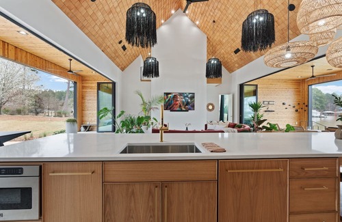 Eatonton House | Elegant Lakefront Home with Pool & Hot Tub