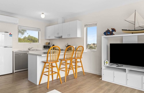 McCracken House | The Nest Holiday Retreat, 18 Laxton St, McCracken