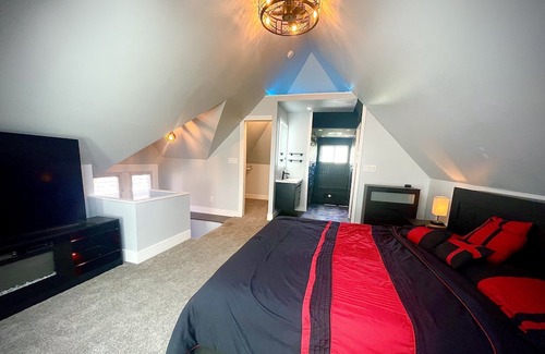 Bellevue House | Modern Victorian in Bellevue !