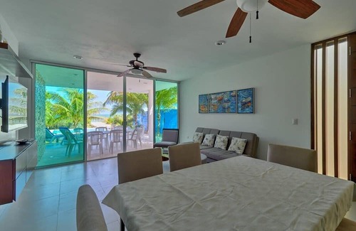 Chicxulub Puerto House | NEW Fun Family Beach House Pool BBQ Smart TVs