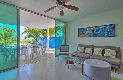 Chicxulub Puerto House | NEW Fun Family Beach House Pool BBQ Smart TVs