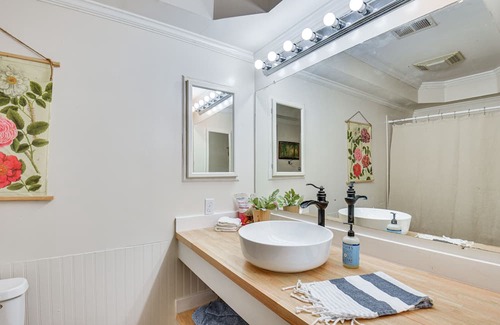 Watkinsville Apartment | Watkinsville Studio w/ EV Charger!