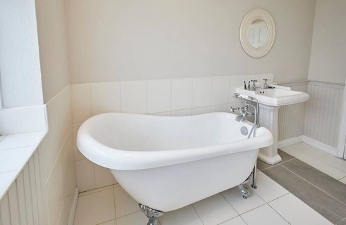 Great Ayton House | Host & Stay | Roseberry Topping Townhouse