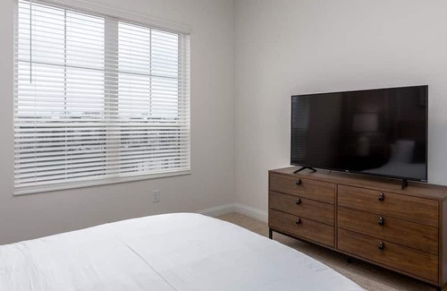 Columbus Apartment | Landing at Luxe at The Highlands - 2 Bedrooms in Far Northwest