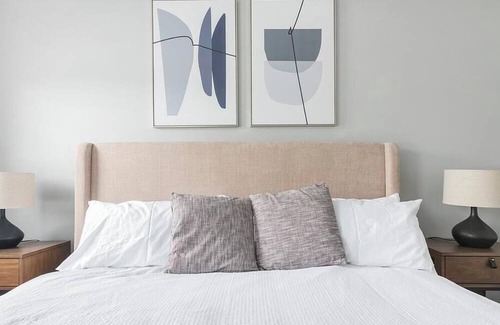 High Point Apartment | Landing at Oakview Terrace Townhomes - 2 Bedrooms in Downtown High Point