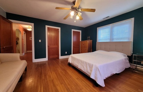 Algonquin House | House in quiet neighborhood, on the water, with large backyard