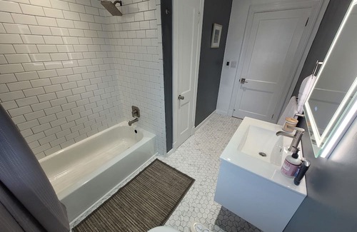 Algonquin House | House in quiet neighborhood, on the water, with large backyard