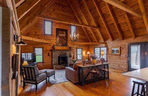 West Point Cabin | Quiet, remote cabin nestled between Louisville and Elizabethtown
