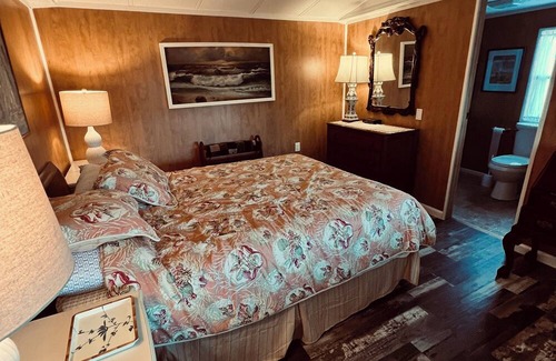 Cedar Key Cottage | Charming waterfront home on Goose Cove .