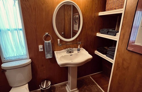 Cedar Key Cottage | Charming waterfront home on Goose Cove .