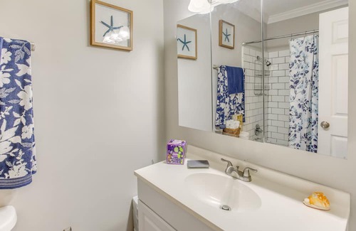 Marion House | Cozy Marion Home: Fenced Yard, Near Downtown!