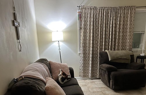 Henderson Apartment | April 8th solar eclipse line of totality. Can rent the 7th and/or the 8th.