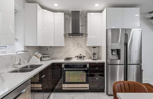 South Philadelphia Villa | Stadium District Rooftop, Movie Lounge & Game Room