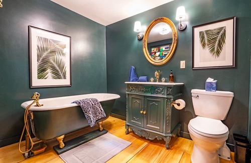 Somesville House | New! Close to Acadia + HotTub + Game Room + Theatre Room + FirePit