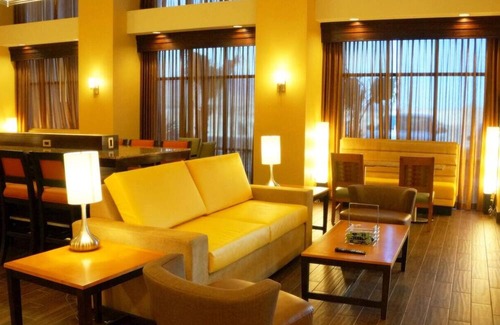 Kingman House | Scenic Road Trip Stop: Comfy Suite with Free Breakfast, Pool | 2 Units